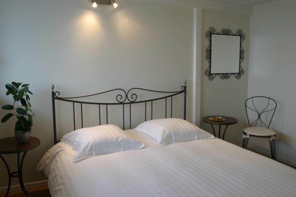 Hotel Pierre Blanche Chatillon-en-Michaille Phòng bức ảnh